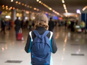 Requisitos y pasos a seguir si un menor viajará al extranjero sin uno o ambos padres