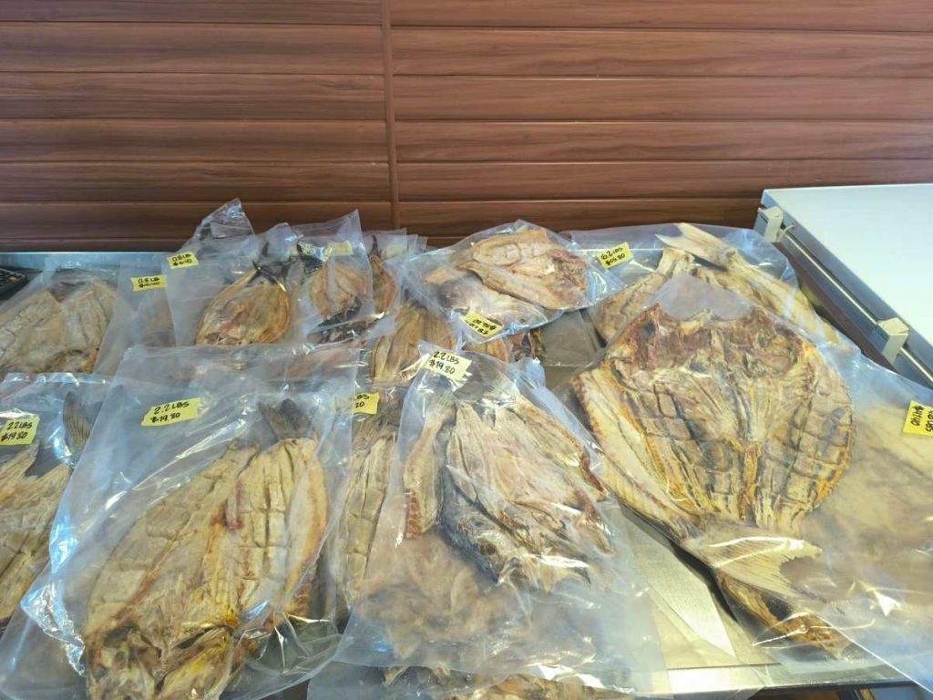 Pescadores artesanales de playa El Cuco comercializan producto premium desde $8.50 la libra, sin intermediarios.