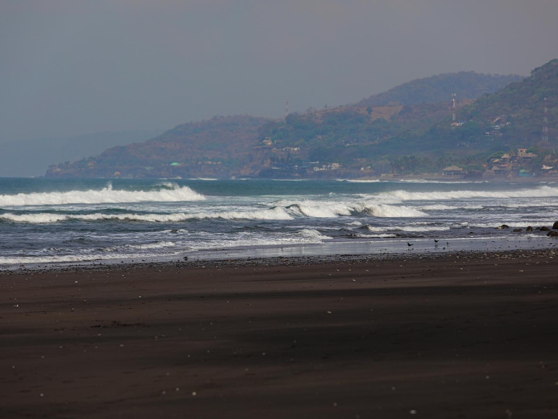 San Blas cuenta con varias rompientes que permiten practicar surf tanto a principiantes como a surfistas experimentados.
