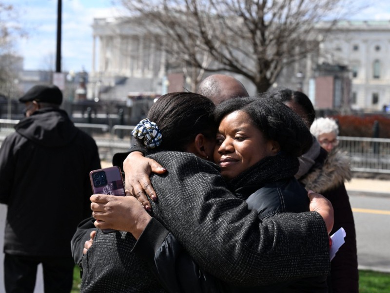 La decisión permite mantener vigente la política migratoria que traslada a migrantes a países distintos a su lugar de origen.