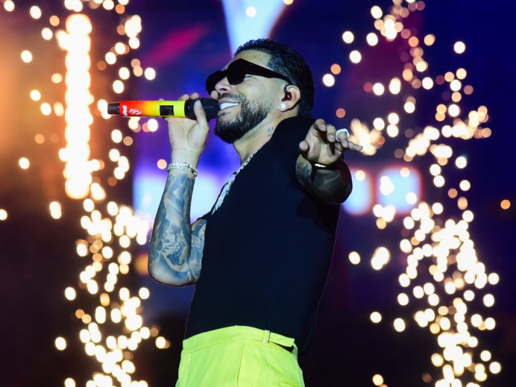 El artista colombiano llevó su Sendé World Tour a El Salvador con una puesta en escena tropical y vibrante que acompañó cada uno de sus éxitos. Fotografía/ elsalvador.com