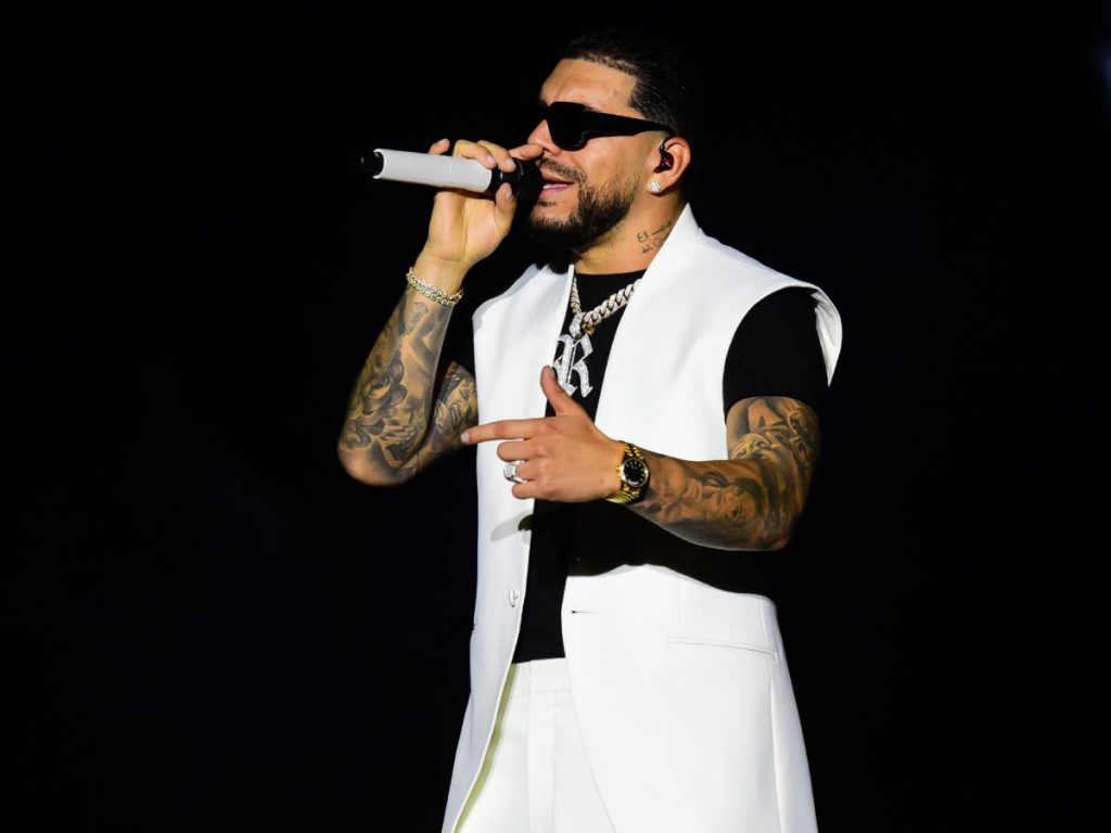 Los asistentes corearon cada canción, desde sus primeros hits hasta los temas más virales que dominan plataformas digitales. Fotografía/ elsalvador.com