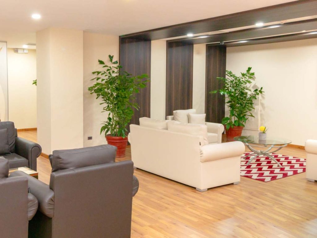 El servicio tiene un costo base de $35 e incluye acompañamiento personalizado dentro de la terminal aérea.