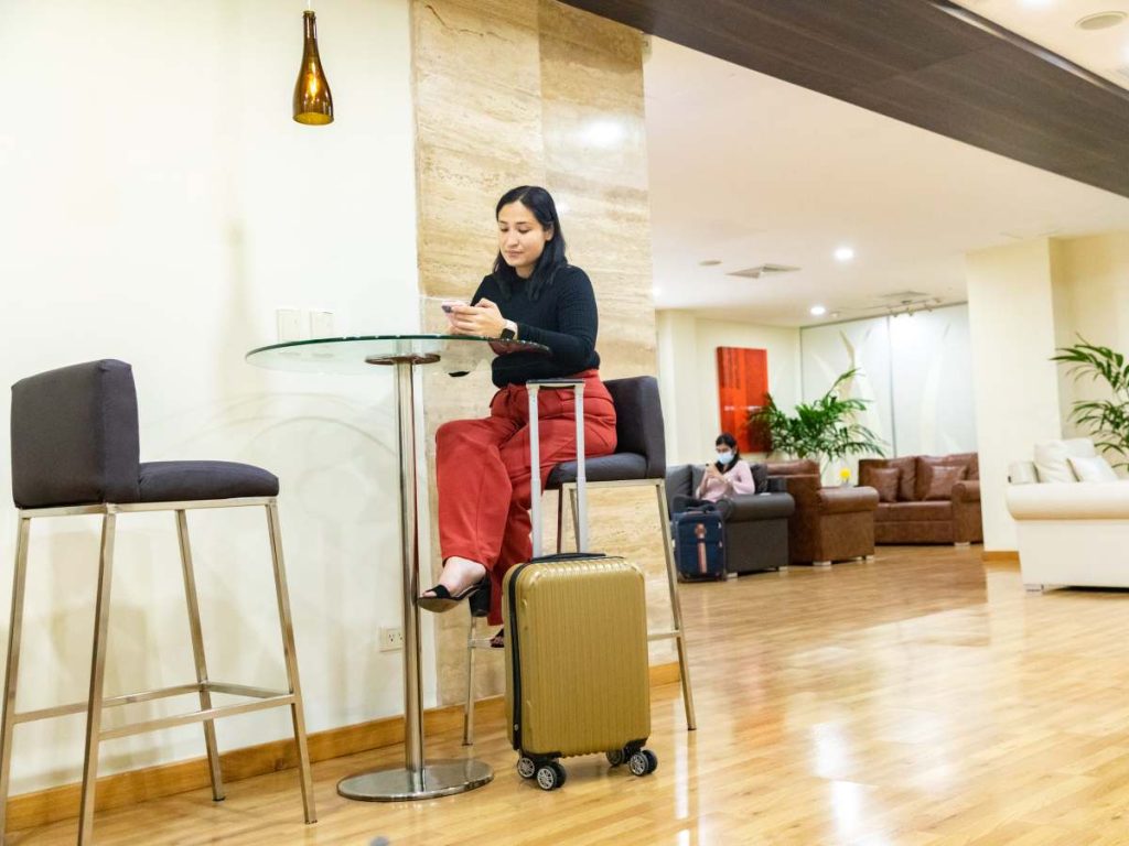 La atención VIP permite reducir tiempos en procesos como check-in, retiro de equipaje y trámites migratorios.