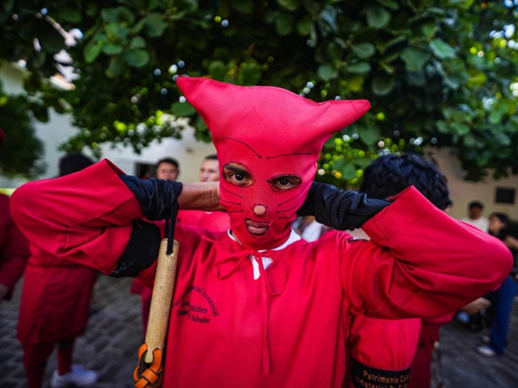 La representación culmina cuando Jesús vence a los Talcigüines, reflejando el triunfo del bien sobre el mal en Texistepeque.