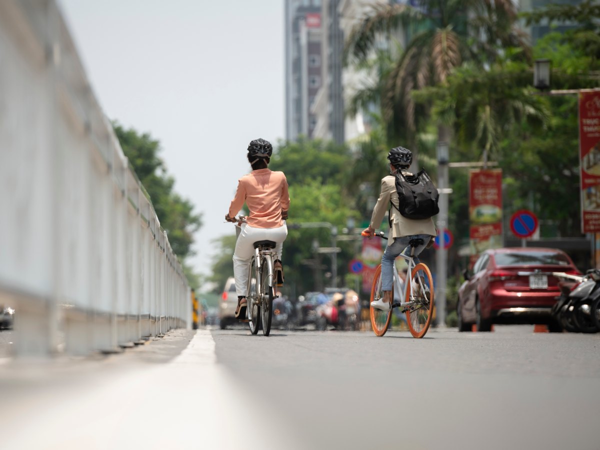 Participantes recorrerán en bicicleta distintos puntos emblemáticos de San Salvador como parte del BiciTour Cultural organizado por el Museo MARTE.
