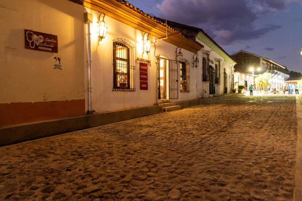 Varias calles históricas del distrito de Suchitoto fueron intervenidas para mejorar su imagen urbana y preservar el estilo colonial.