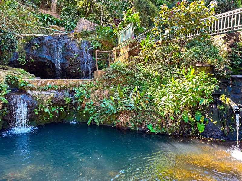 Atzumpa es un espacio natural en Ataco donde los visitantes pueden disfrutar cascadas y piscinas de agua fría.