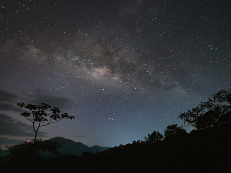 Observación de la Vía Láctea durante la Star Party 2026 en Perquín.