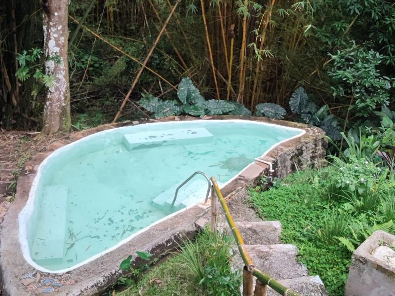 Más de 14 piscinas de aguas termales naturales te esperan en Termales Alicante, un rincón de tranquilidad en las montañas de Ahuachapán.