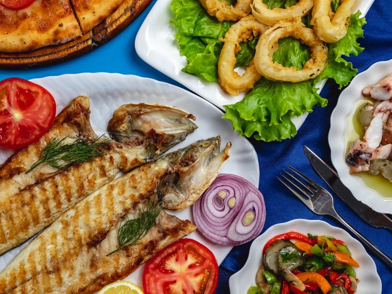 El Festival del Pescado reúne gastronomía local, música y cultura en la Ruta Panorámica.