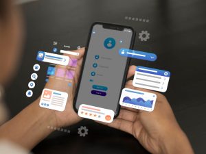 Reiniciar el teléfono permite cerrar procesos abiertos y liberar recursos del sistema.