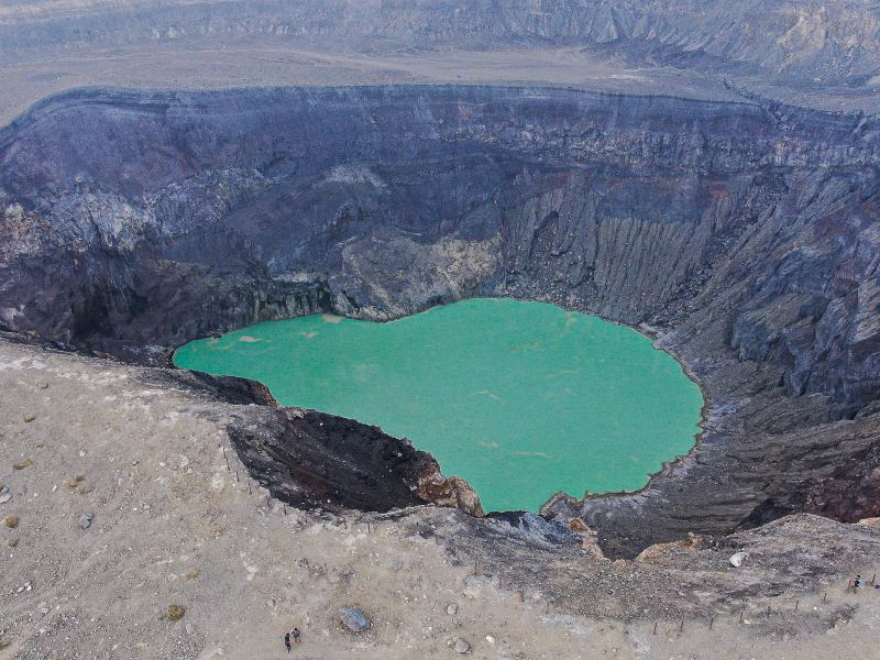 Caminatas rodeadas de vegetación y aire fresco.