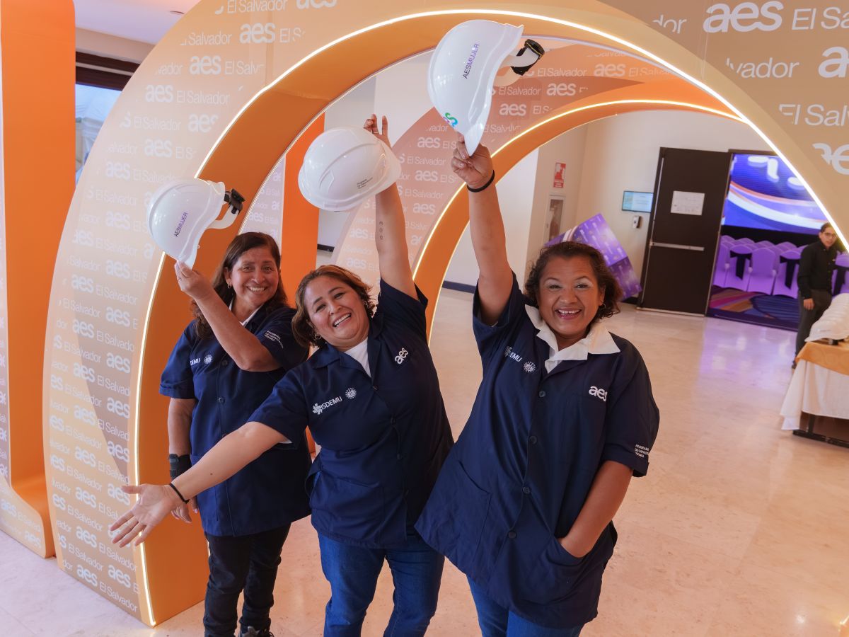 AES impulsa liderazgo femenino en el sector energético