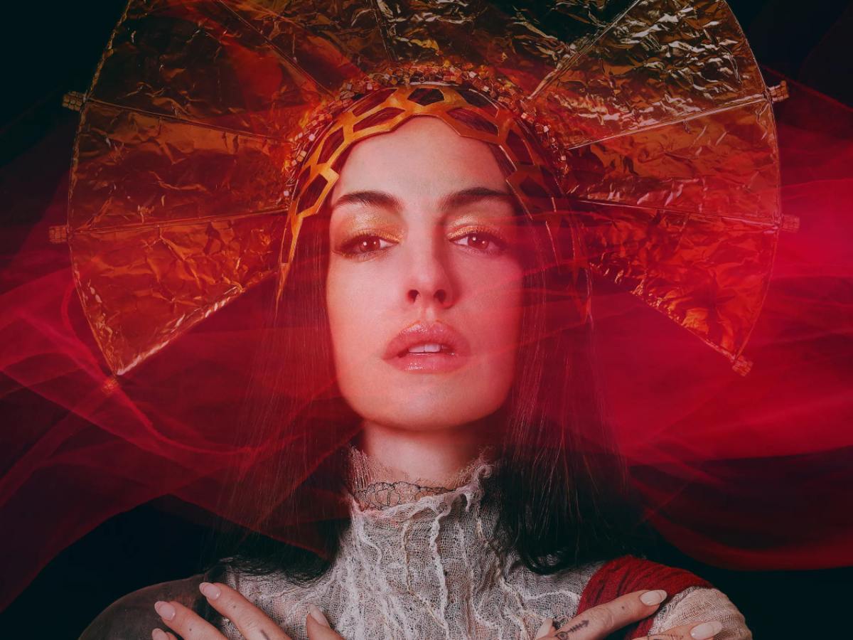 Anne-Hathaway-película-Mother-Mary-trama-estreno-elenco-tráiler-A24