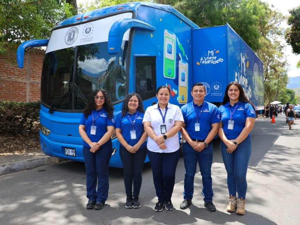 BCR-mi-viaje-financiero-economia-el-salvador