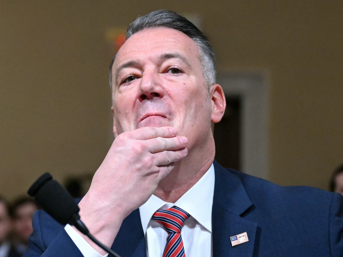 Todd Lyons anunció su renuncia como director interino de ICE en medio de crecientes tensiones migratorias en Estados Unidos.