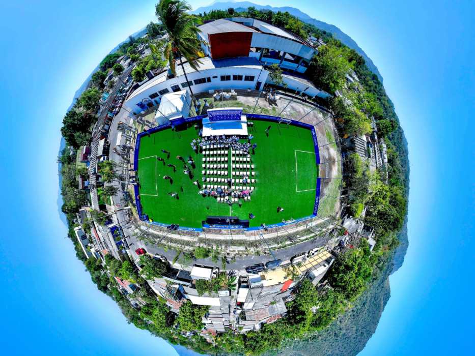 Autoridades deportivas y de FIFA participaron en la apertura del nuevo espacio en Ilopango.