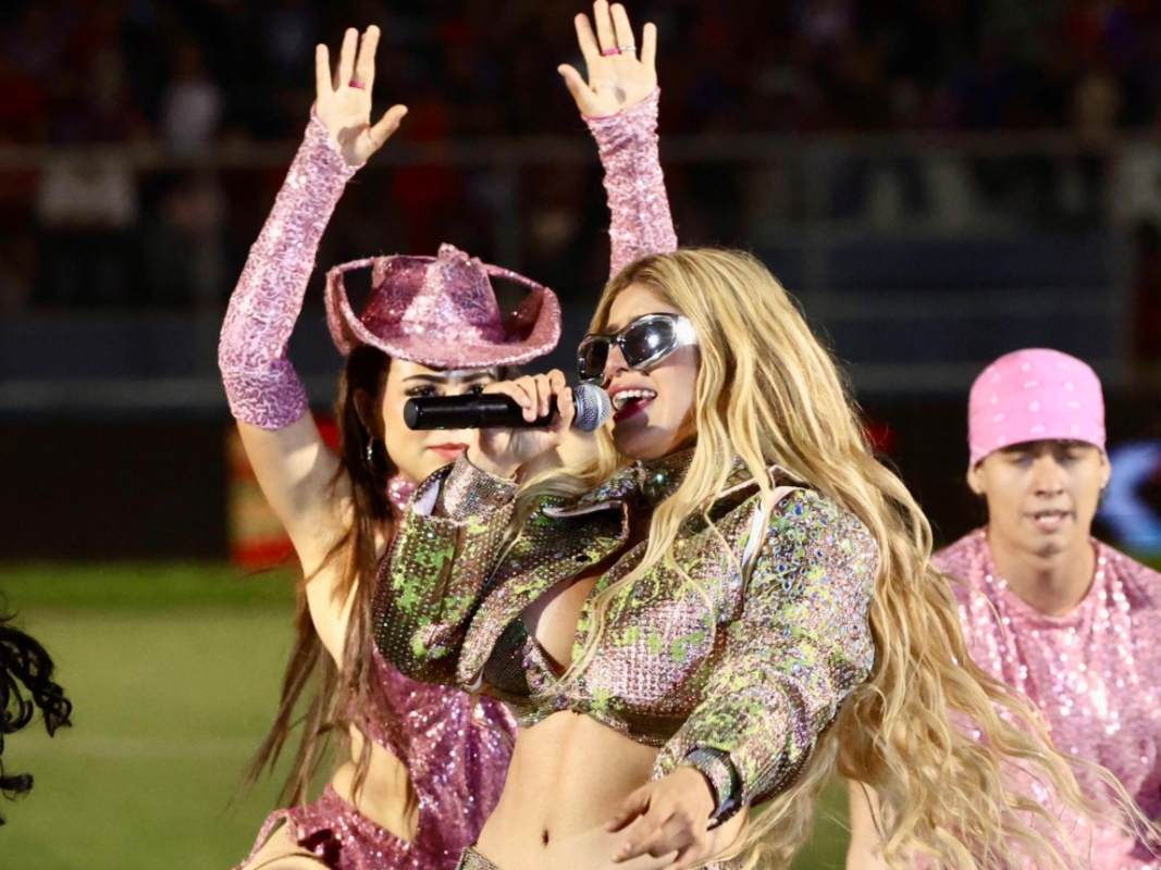 Julissa Ventura puso el ambiente en el medio tiempo del Inter FA vs FAS en Las Delicias.