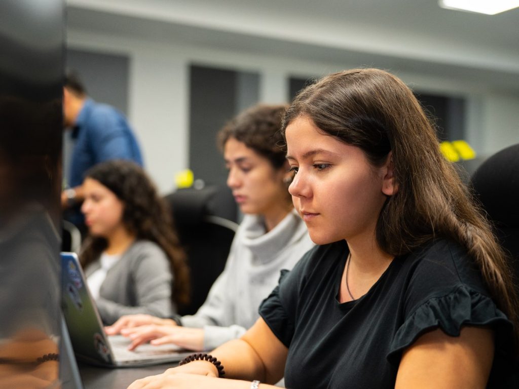 Los 203 estudiantes actuales serán incorporados al nuevo esquema con equivalencias.