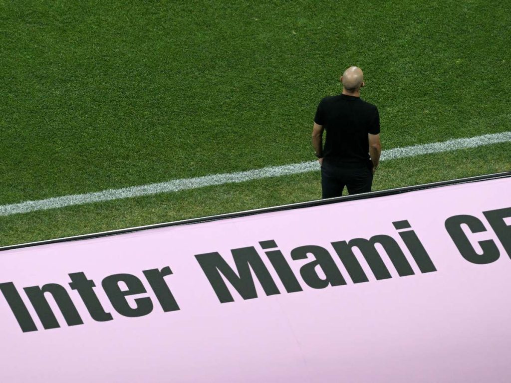 El técnico argentino del Inter Miami, Javier Mascherano, aparece en la cancha durante el partido de octavos de final de la Copa Mundial de Clubes de la FIFA 2025 entre el Paris Saint-Germain de Francia y el Inter Miami de Estados Unidos, disputado en el Mercedes-Benz Stadium de Atlanta el 29 de junio de 2025. AFP