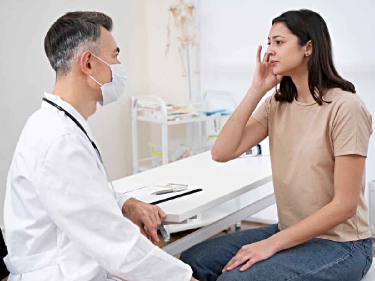 ¿Tenés problemas para escuchar? Estos signos pueden indicar pérdida de audición. Freepik