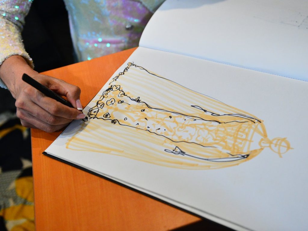 Rossemberg Rivas presenta una de sus propuestas de diseño, adelantando el concepto visual que llevará la identidad salvadoreña a Coachella 2026.