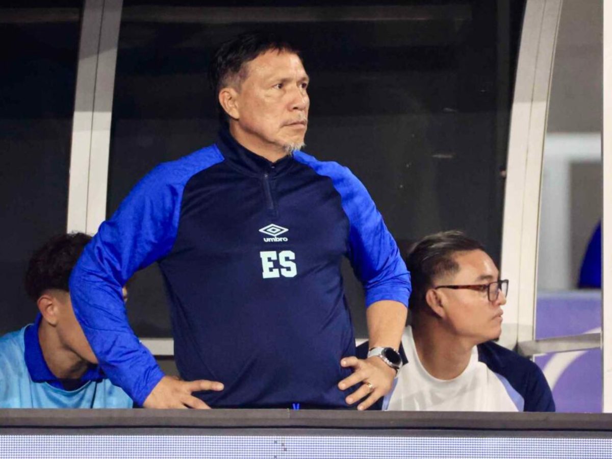 Rudis Gallo, técnico de la Selecta de Fútbol Playa. Foto Cortesía INDES