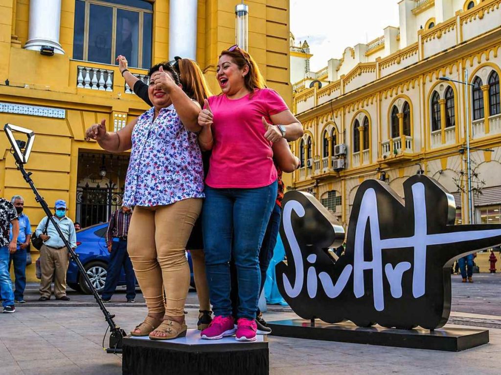 SivArt-el-salvador-festival-familia-centro-historico