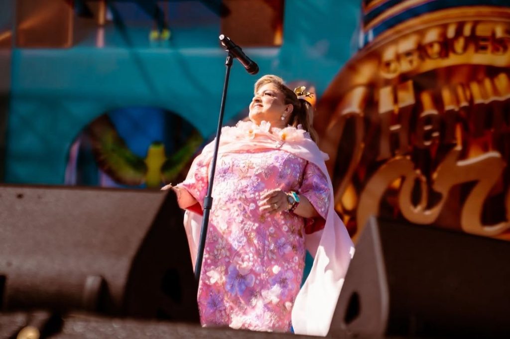 Con ritmo y orgullo nacional, la agrupación salvadoreña conquista al público en su primera presentación en Coachella.
