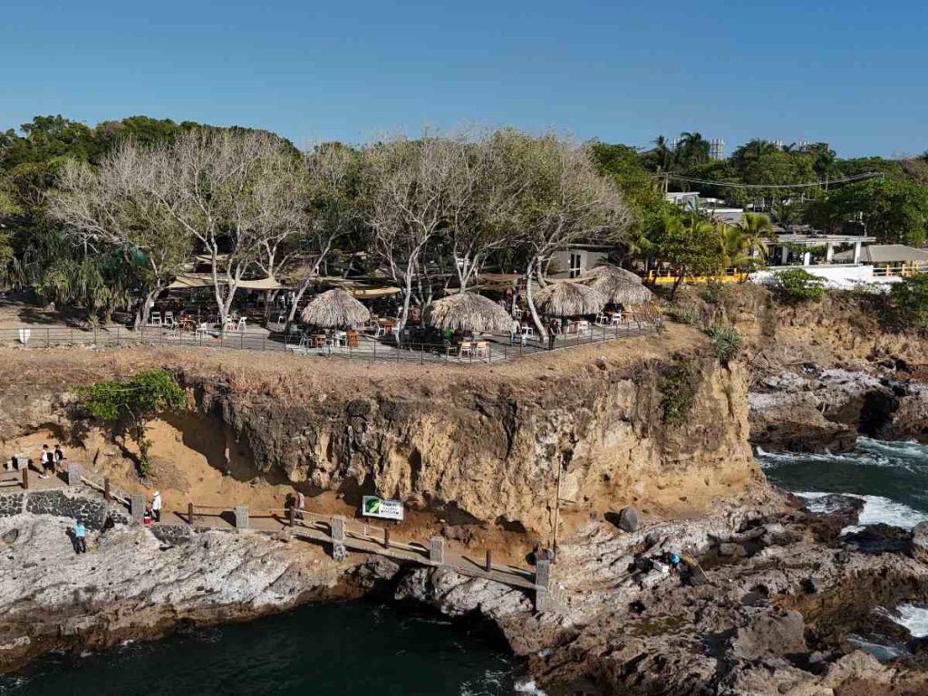 La costa de Acajutla ofrece paisajes únicos, donde la brisa y el sonido del mar crean una experiencia frente al Pacífico.
