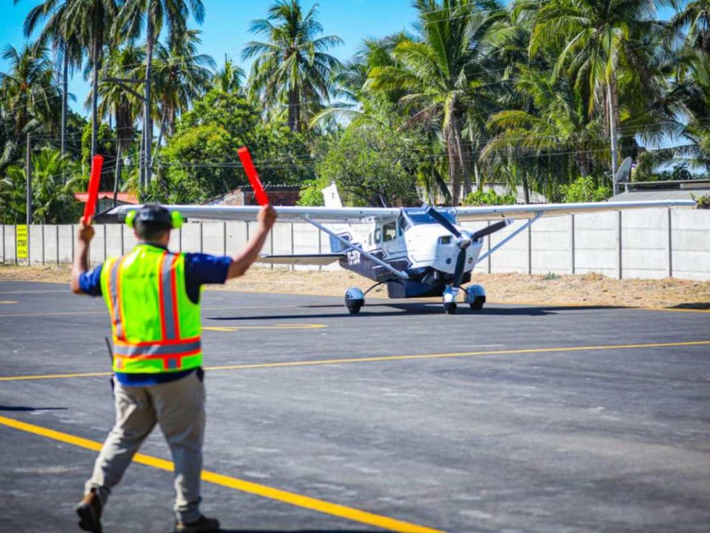 El Gobierno inauguró el aeródromo El Zapote en San Francisco Menéndez, Ahuachapán.
