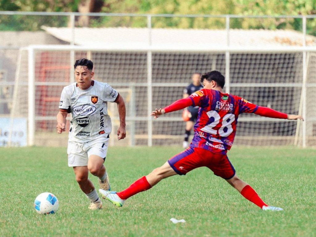 Águila y Cacahuatique empataron a cero en Chapeltique. Foto X Águila