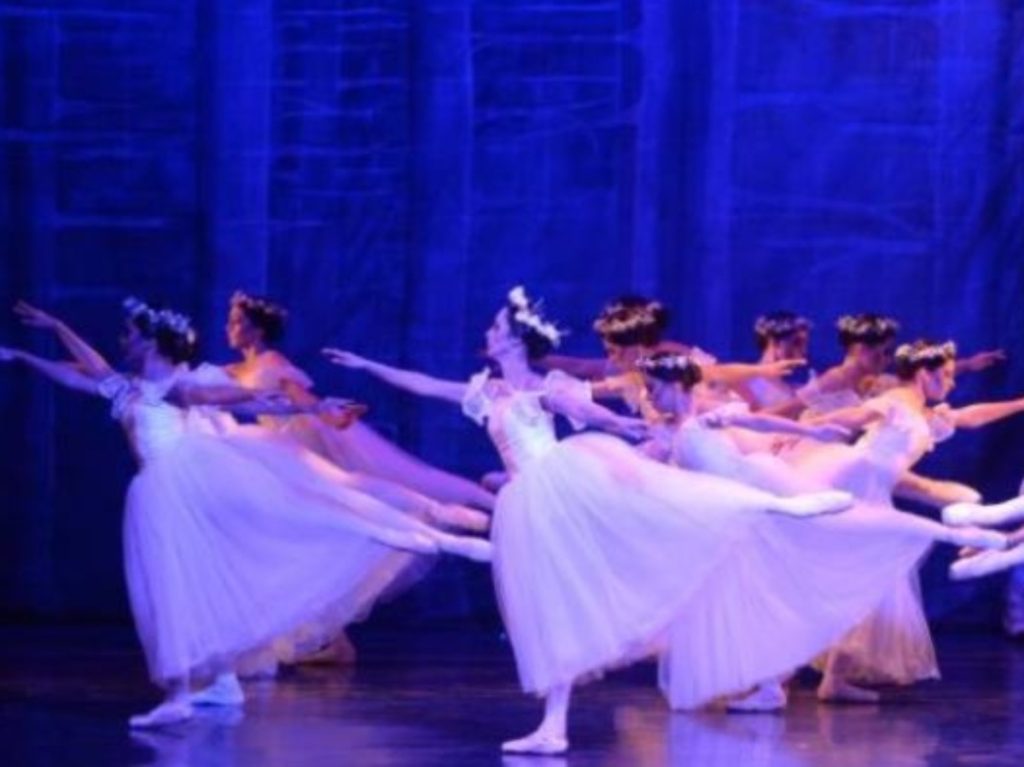 Producción de la puesta en escena «Giselle», del Ballet de El Salvador de Alcira Alonso.