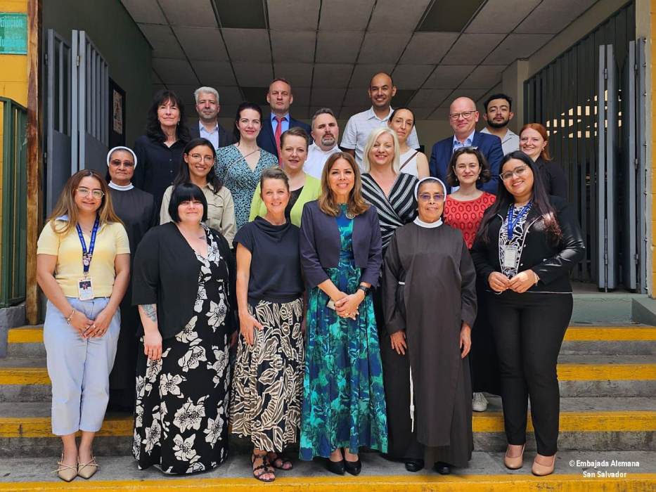 El programa APAL permite a estudiantes formarse en Alemania mientras reciben un salario desde el primer día.