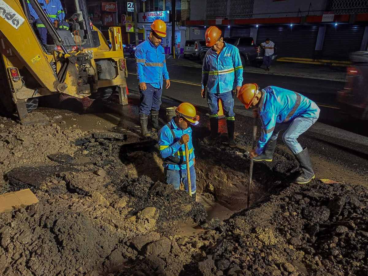 Circulación controlada en bulevar San Bartolo y del Ejército por trabajos de ANDA