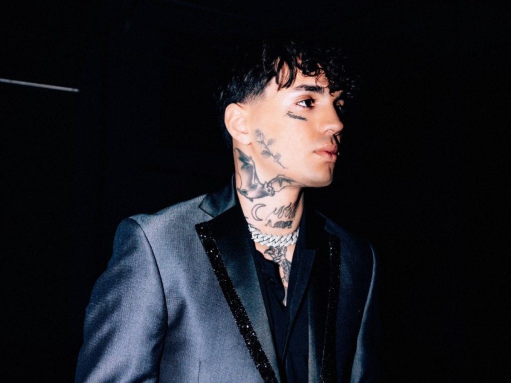 C.R.O llegará con su propuesta que fusiona trap, rock y sonidos urbanos en una presentación en vivo. Fotografía/ Rolling Stone en Español