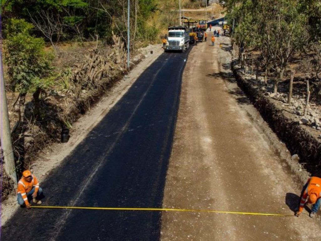 La intervención vial abarca más de 12 kilómetros en el distrito de Ahuachapán.