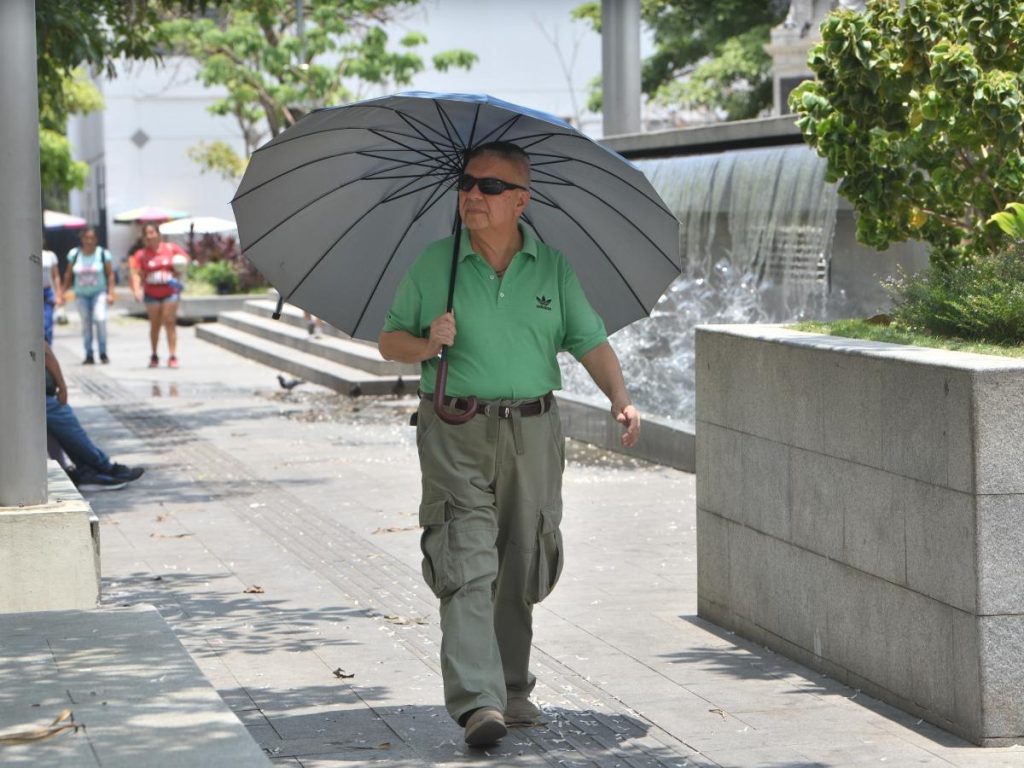 Ola de calor seguirá en El Salvador y podría superar los 40 °C