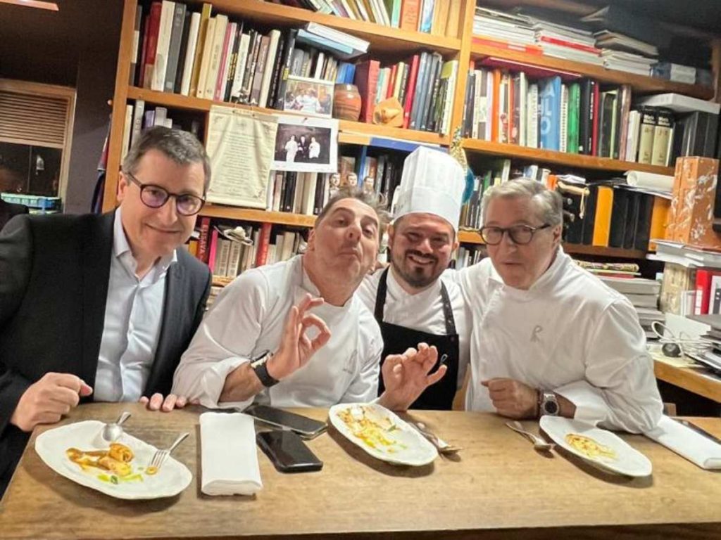 Mauricio Morán durante su paso por El Celler de Can Roca, en Girona, donde presentó una versión moderna de un tamal de pollo.