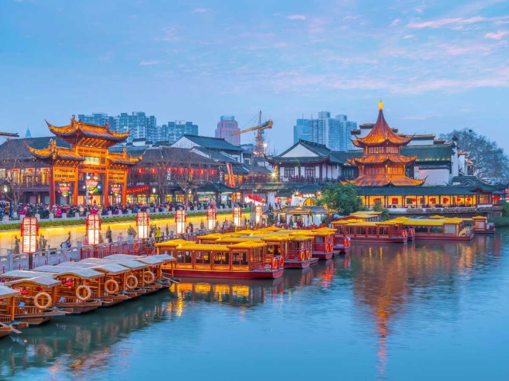 La caída de visitantes extranjeros en Estados Unidos contrasta con el aumento del turismo en China, que gana protagonismo global.