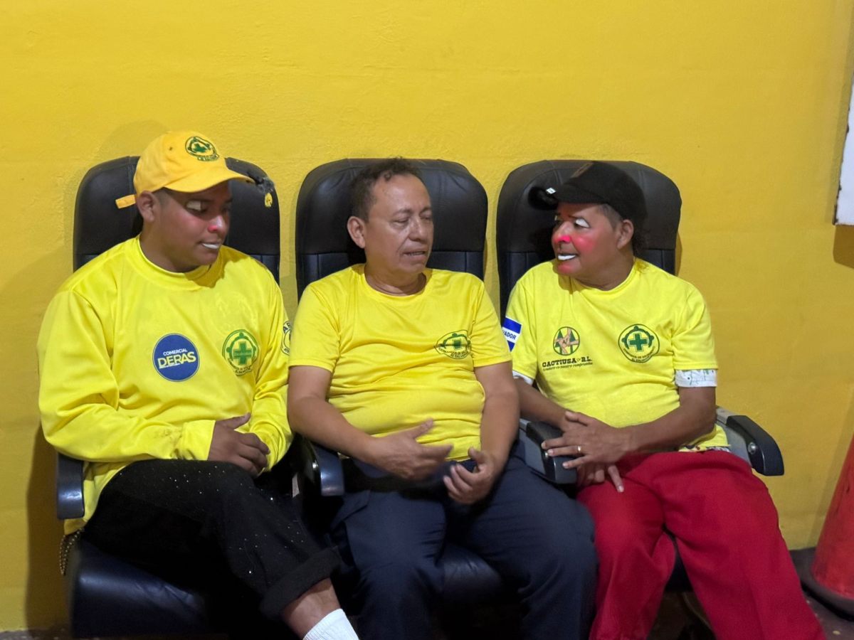 El artista salvadoreño participó como socorrista voluntario en una emergencia atendida durante la madrugada.