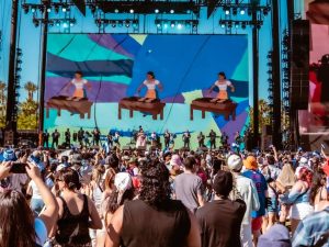 ¿Cómo ver el show de Los Hermanos Flores en Coachella?