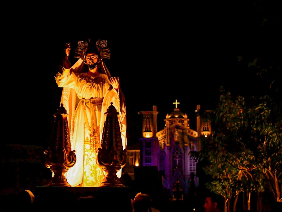 La imagen de Cristo Resucitado recorre las calles del Centro Histórico, mientras la feligresía conmemora el triunfo de la vida sobre la muerte.