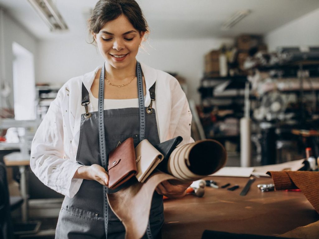 Emprender se ha convertido en una alternativa para generar ingresos en un entorno económico cambiante y cada vez más digital.