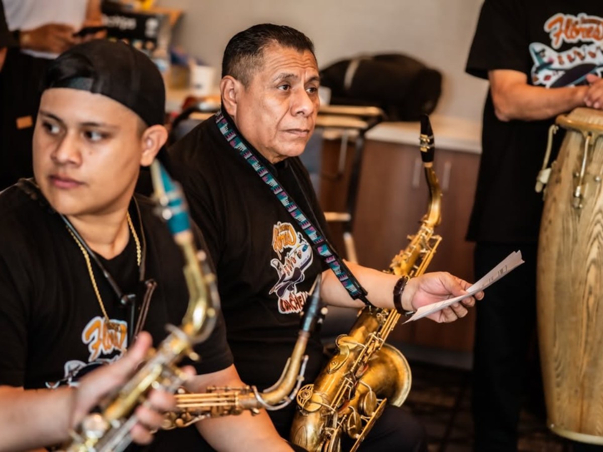 ensayo-hermanos-flores-coachella (2)