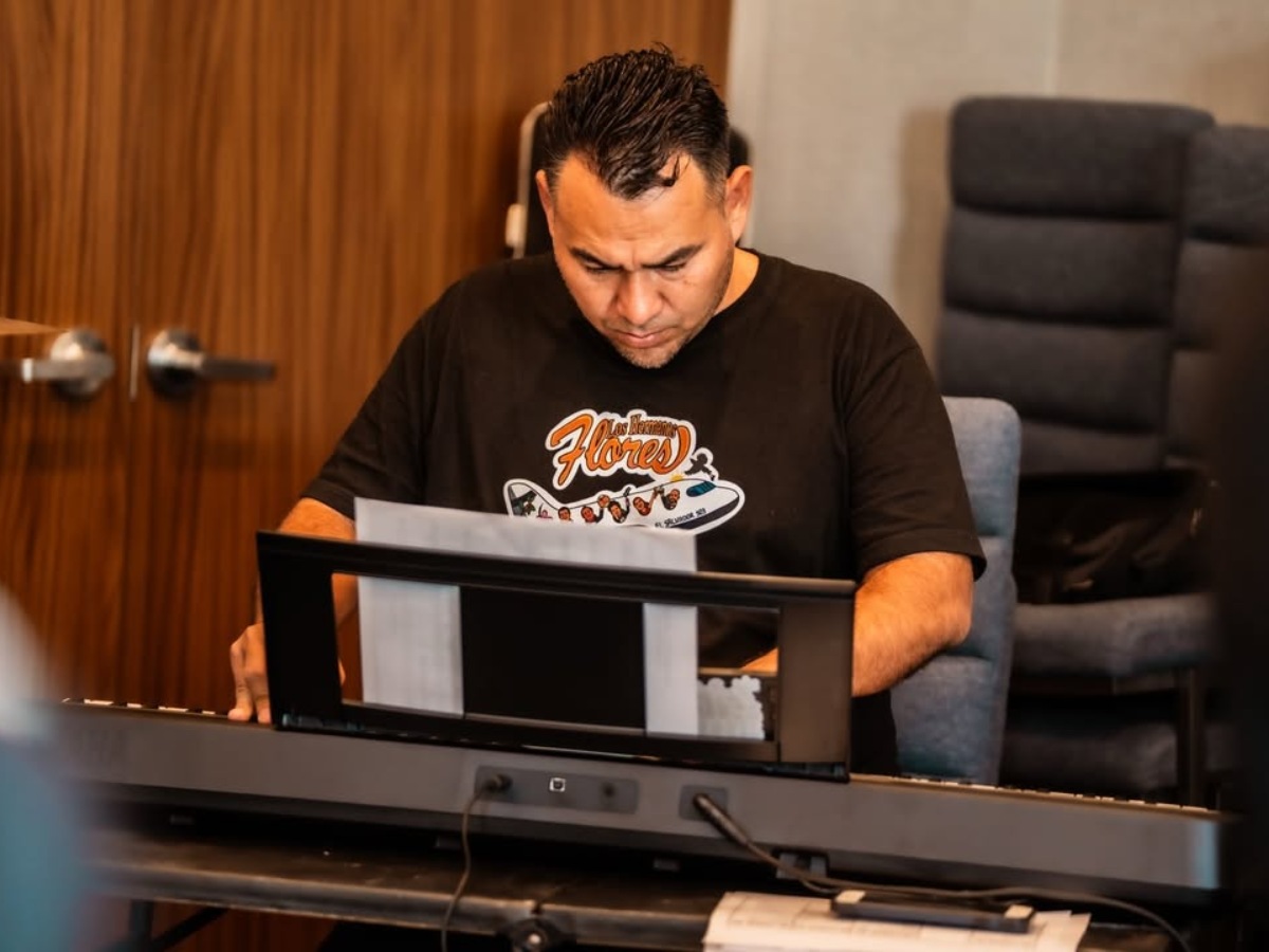 ensayo-hermanos-flores-coachella (7)