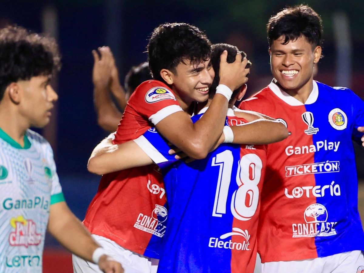 FAS derrotó por goleada a Dragón y clasificó a los cuartos de final de la Copa Presidente. Foto Cortesía INDES