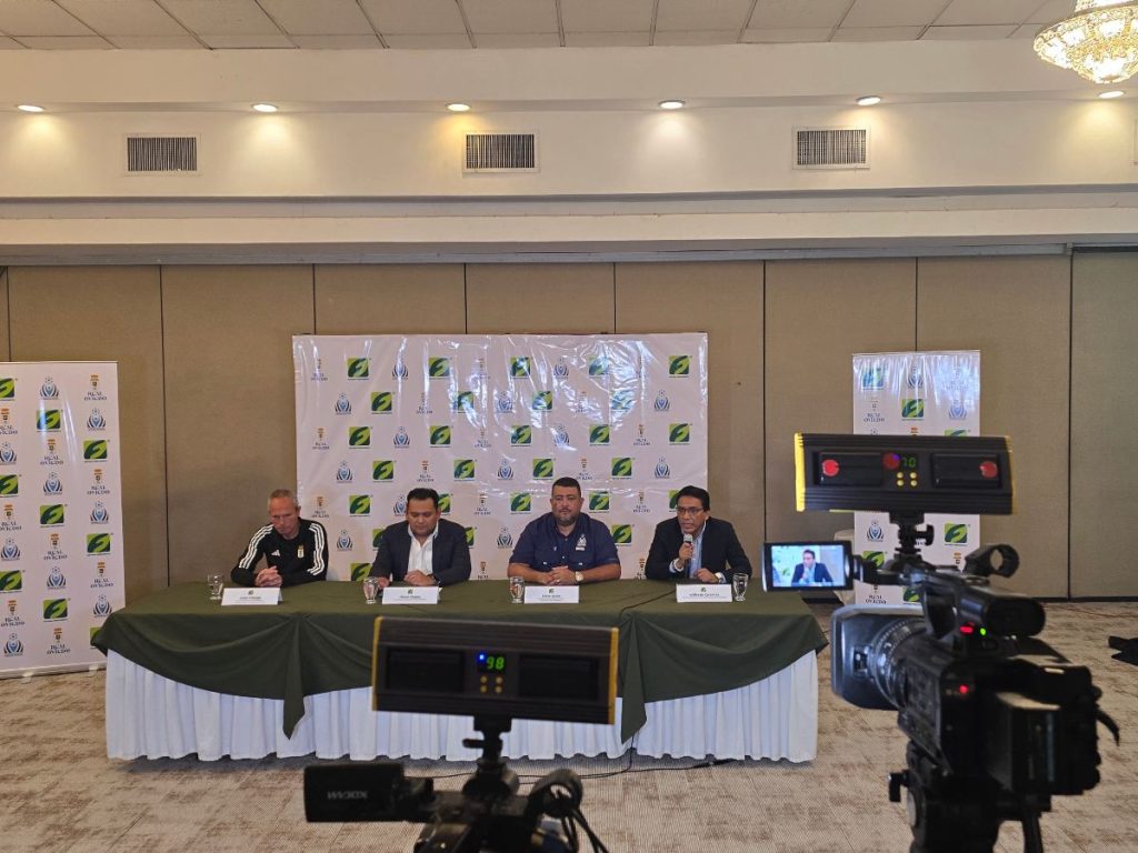 Sistema Fedecredito apoya a la Primera División de Fútbol. Foto Cortesía