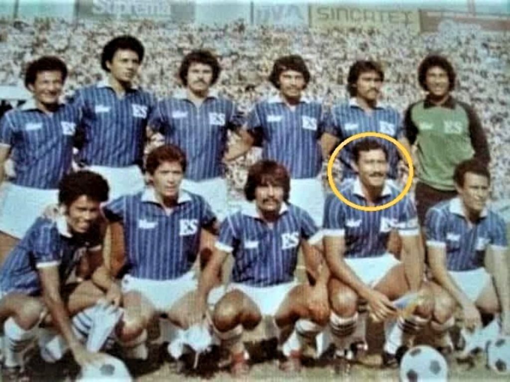 Lotario Guerrero, en el círculo. Foto: Cortesía
